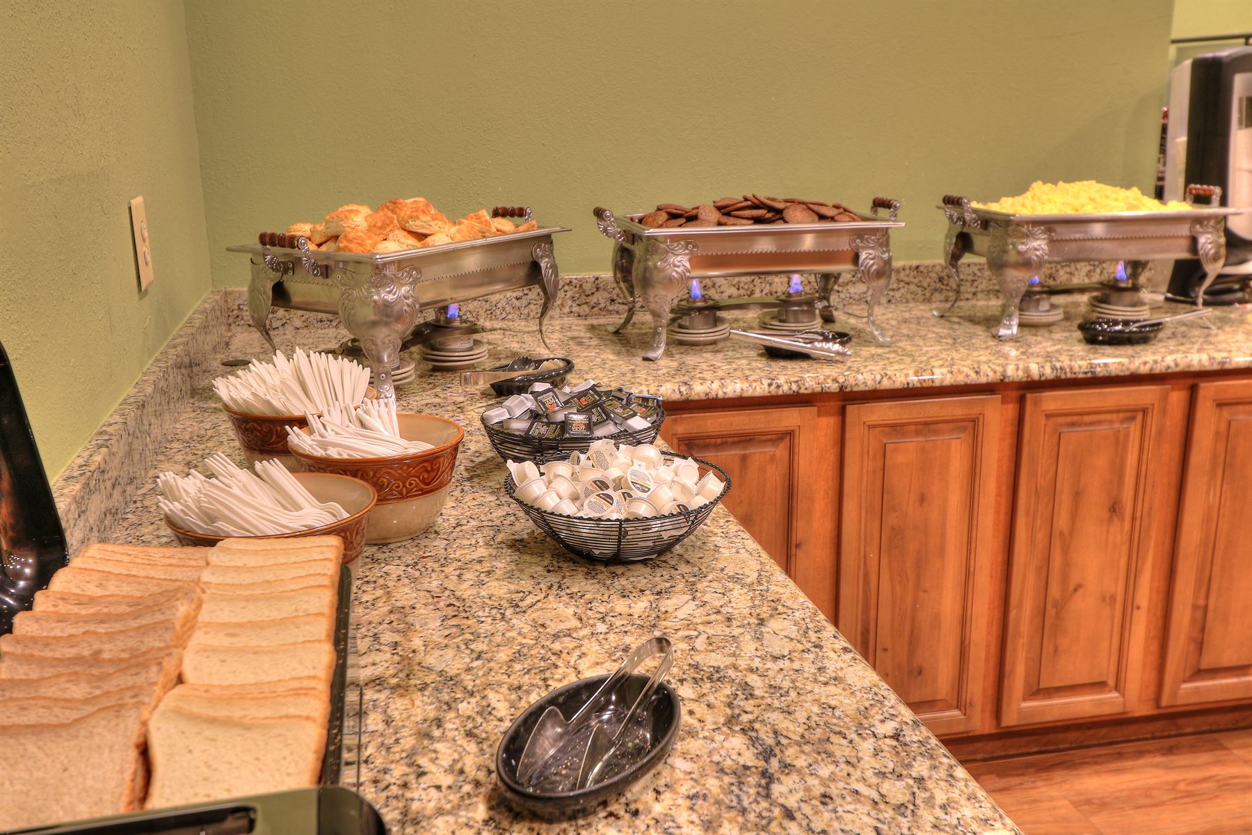4 Reasons Why You’ll Enjoy Breakfast At Our Downtown Gatlinburg Hotel