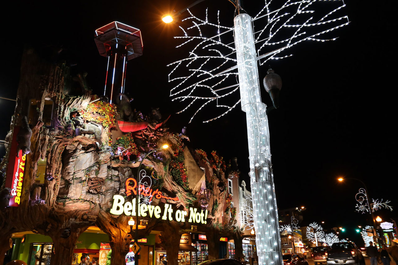 How to Do Christmas in Gatlinburg Edgewater Hotel
