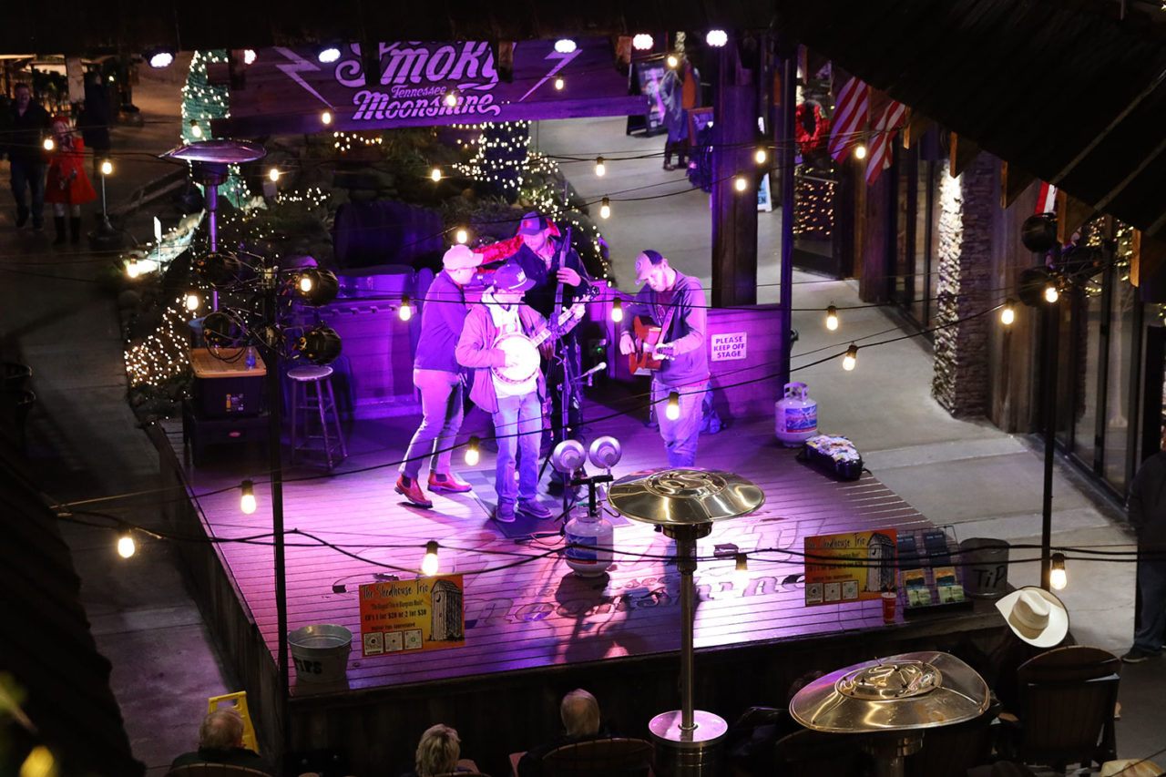 How to Do Christmas in Gatlinburg Edgewater Hotel