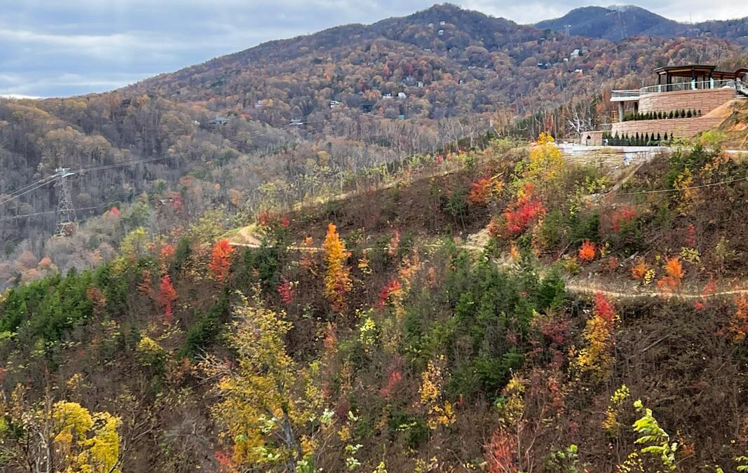 Crockett Mountain: Gatlinburg’s Scenic Summit and the Story Behind It