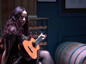 EmiSunshine with ukulele